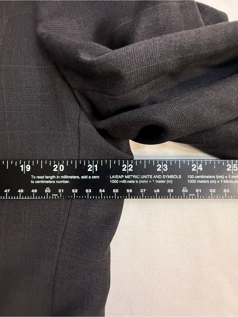 Jos. A. Bank Men's Dark Charcoal Windowpane Two-Button Sport Coat - Picture 4 of 15